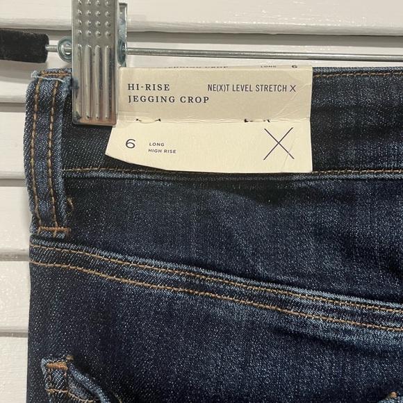 American Eagle High Rise Dark Wash Distressed Crop Jeggings NWT — 6L - Picture 6 of 8
